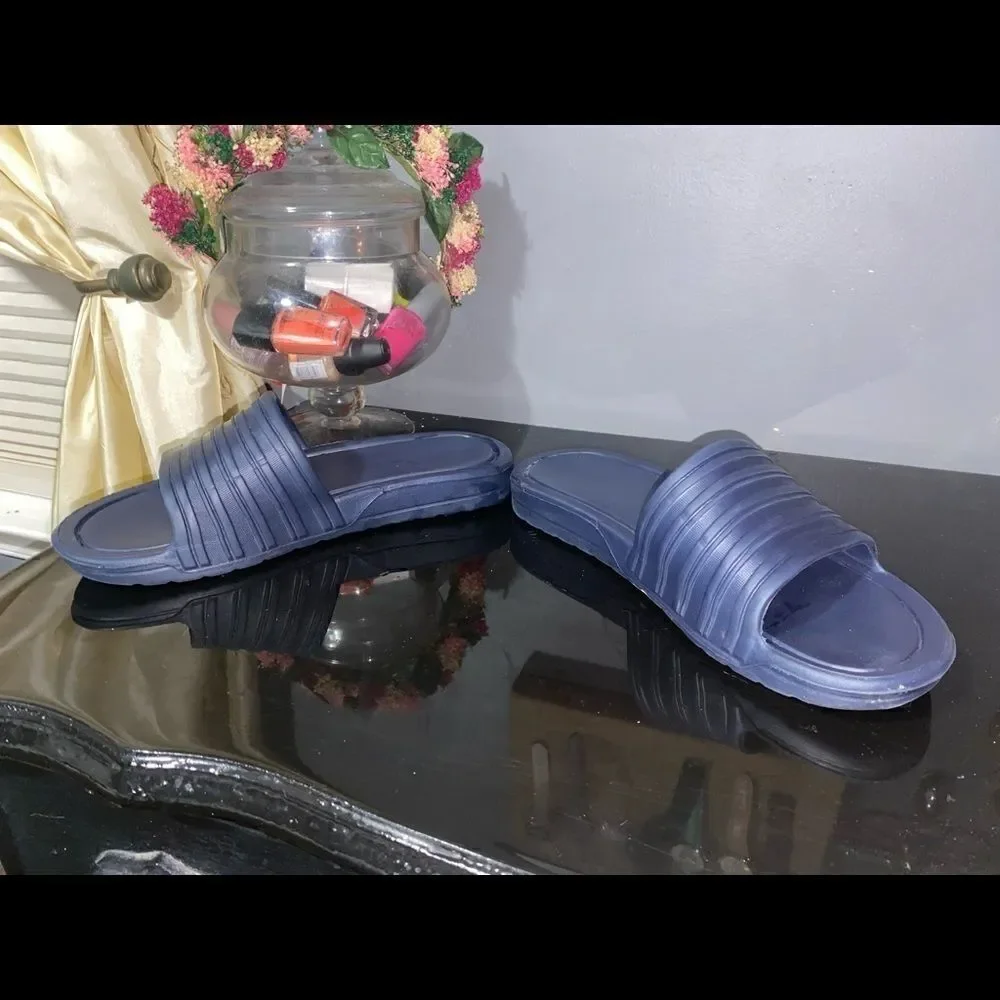 Men’s navy blue slides